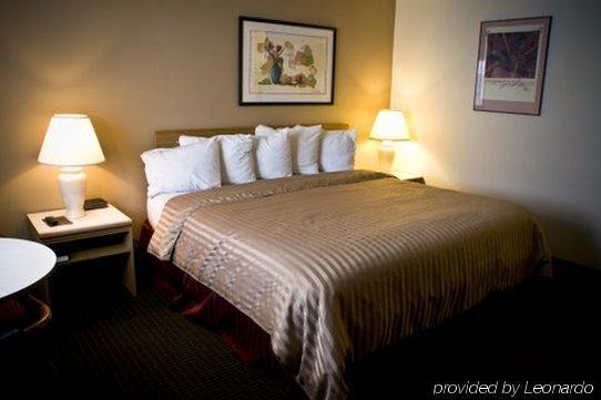 Pepper Tree Inn Beaverton Room photo